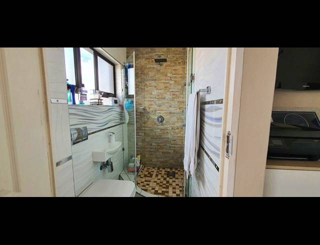 4 BEDROOM TOWNHOUSE FOR SALE IN SOUTH CREST